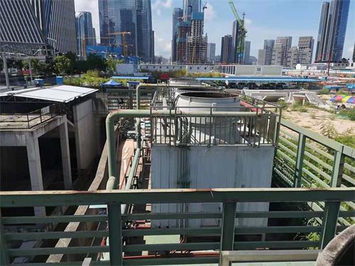 橫流式冷卻塔為何要防白霧？