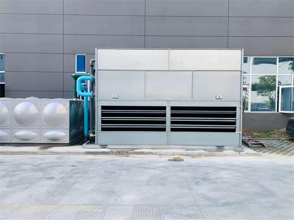 使用閉式冷卻塔比開式冷卻塔更節(jié)能和節(jié)省費用嗎？